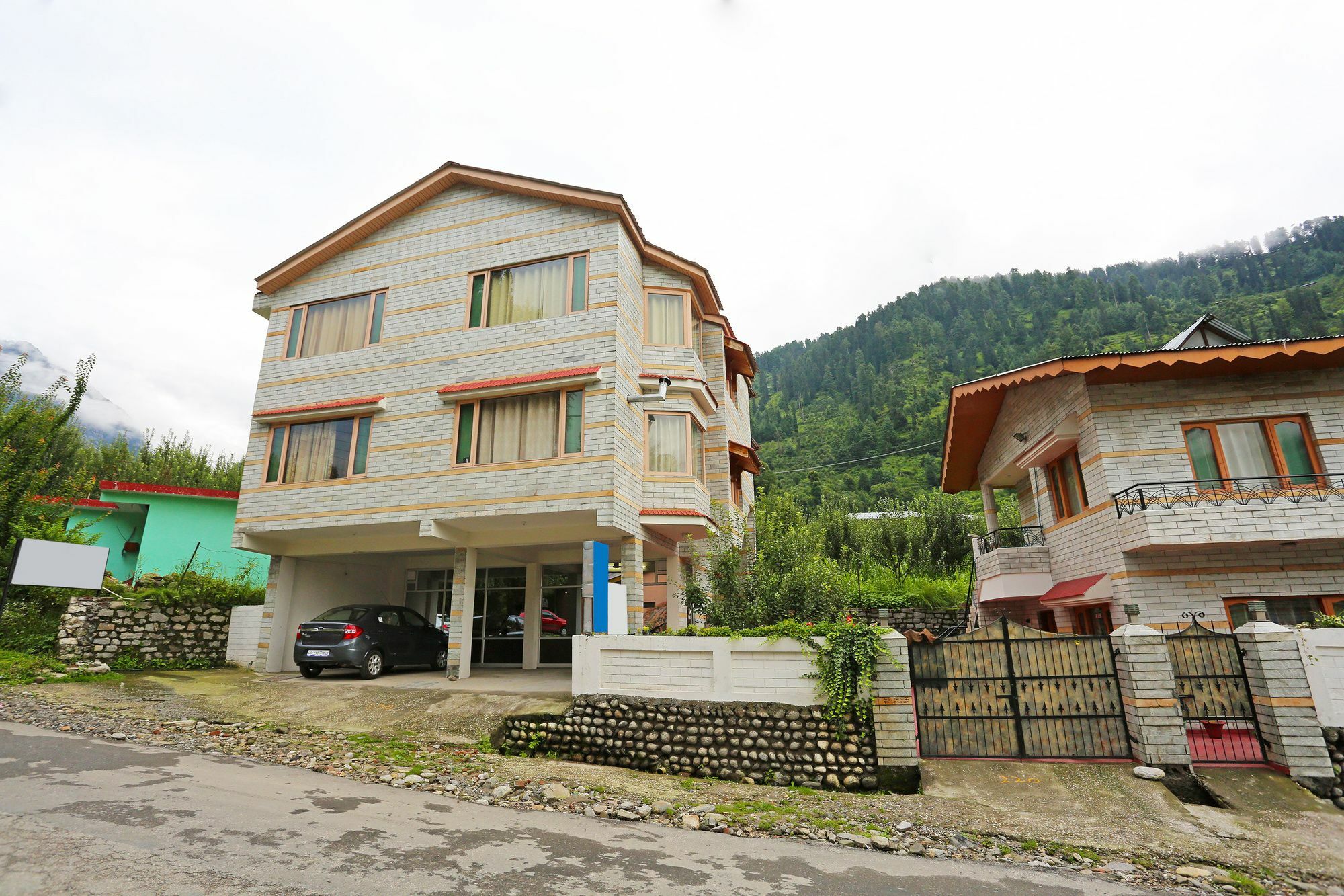 Oyo 7138 Acharya Cottage Manāli Exterior foto